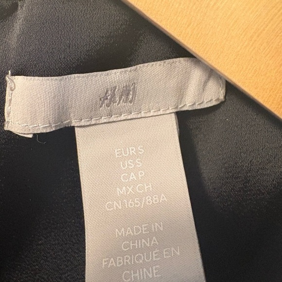 H&M Classic Black Long Sleeved Shirt in Size Small - Picture 9 of 11